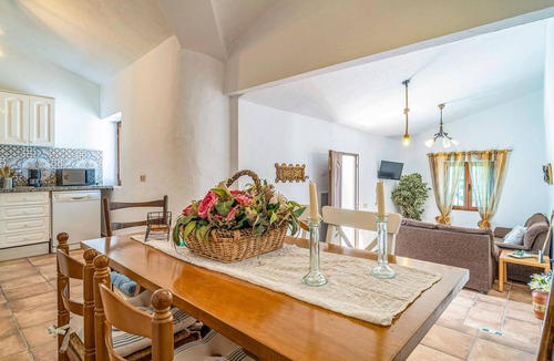 Cajiz House | Gorgeous home in Cajiz