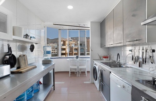 Los Cristianos Apartment | ‘Graciosa’ Holiday Apartment with Sea Views, Private Terrace & Wi-Fi