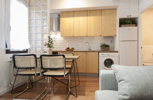 Palacio Apartment | Gran Via VI-cozy downtown apartment