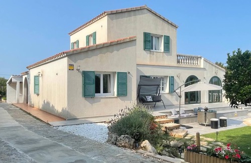 Binixiquer Ski Chalet | Hermosa Villa con Piscina en Binixica