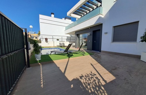 Orihuela Costa Villa | High quality equipped villa with heatable pool in quiet location