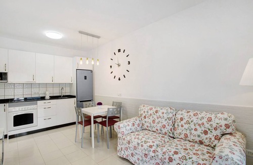 Puerto Rico Apartment | Holiday Apartment 'Casa Los Veleros F1' with Sea View, Wi-Fi & Air Conditioning