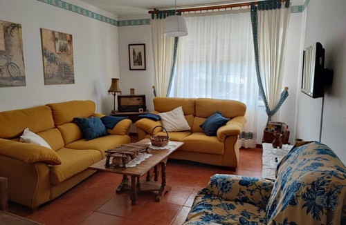 Aldeadavila de la Ribera House | Holiday Home 'Luz Mar' with Private Terrace, Shared Garden and Wi-Fi