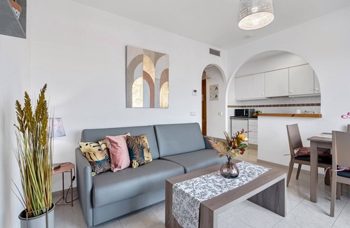 Casas de Torrat Apartment | Holiday Apartment "Clementina Imperial Park" with Sea View, Shared Pool & Wi-Fi
