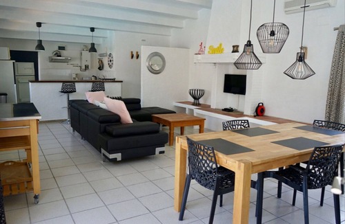 La Roca de Malvet House | Holiday Home near Santa Cristina Forest