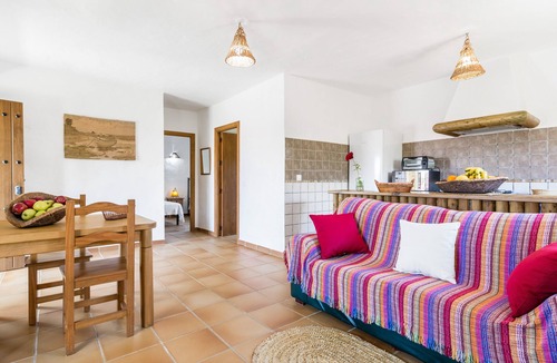 El Palmar House | Holiday Home 'El Olivo' with Shared Pool, Private Terrace and Wi-Fi