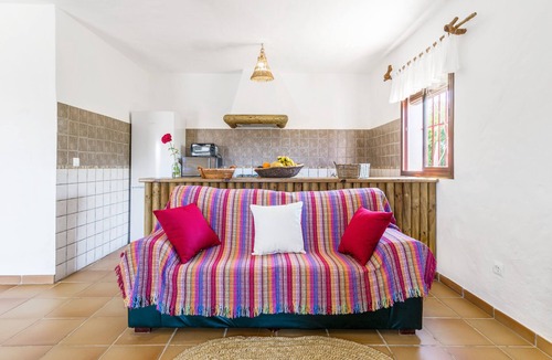 El Palmar House | Holiday Home 'El Olivo' with Shared Pool, Private Terrace and Wi-Fi