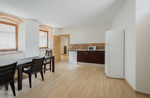 Nava de la Asuncion House | Holiday Home 'Villa Almudena' with Private Pool, Wi-Fi and Air Conditioning