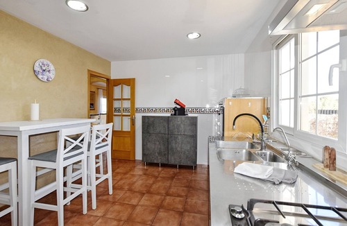 Sa Torre House | Holiday Home 'Ca Nostra' with Sea View, Wi-Fi and Air Conditioning