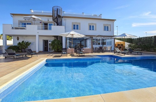 Sa Torre House | Holiday Home 'Ca Nostra' with Sea View, Wi-Fi and Air Conditioning