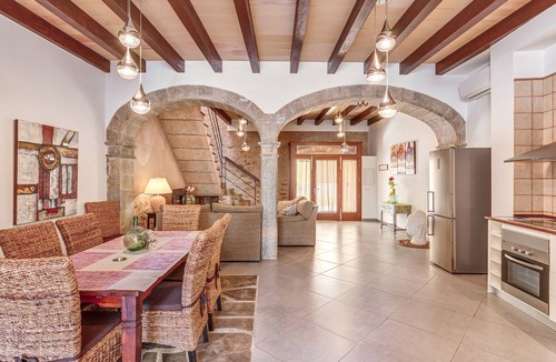 Binissalem House | Holiday Home "Can Bodeguita" with Wi-Fi, AC, Pool, Balcony & Terrace