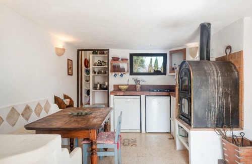 Soller House | Holiday Home 'Can Carabá' with Mountain Views, Private Pool, and Wi-Fi