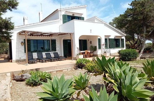 Mahon House | Holiday Home 'Casa En El Campo Con Vistas Al Mar' with Private Pool, Private Terrace and Wi-Fi