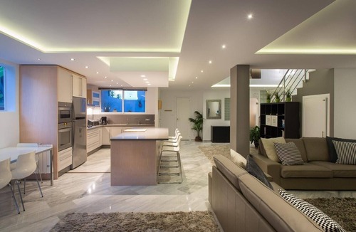 New Golden Mile House | Holiday Home 'Casa Eucalyptus Family Home' with Sea View, Wi-Fi and Air Conditioning