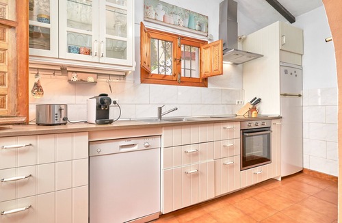 Competa House | Holiday Home 'Casa Oliana' with Sea View, Pool, Garden & Wi-Fi