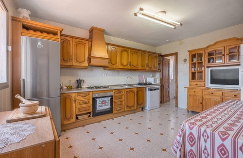 Lanjaron House | Holiday Home 'Chalet Venta Del Aire' with Mountain View, Wi-Fi and Air Conditioning