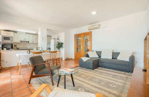 La Herradura House | Holiday Home 'Cocon' with Sea View, Wi-Fi and Air Conditioning