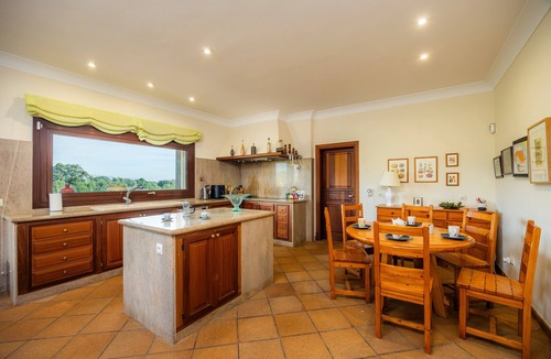 Selva House | Holiday Home 'El Olivar' with Mountain View, Wi-Fi and Air Conditioning