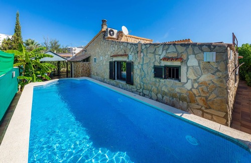 Alcudia House | Holiday Home ’Casa Paqui Alcudia’ with Wi-Fi, Garden, Terraces & Pool