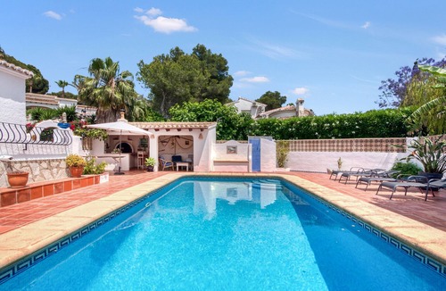 El Tosalet House | Holiday Home 'Jeannine' with Mountain View, Wi-Fi and Air Conditioning