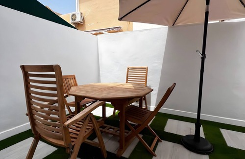 Vergel House | Holiday Home 'La Dolce Vita' with Mountain View, Private Terrace and Air Conditioning