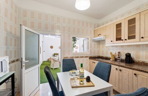 Playa San Juan House | Holiday Home 'La Casa De Tina' with Sea View, Private Terrace and Wi-Fi