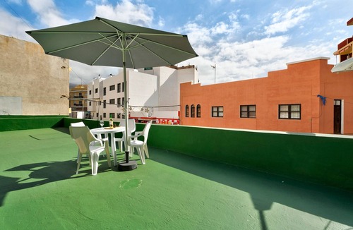 Playa San Juan House | Holiday Home 'La Casa De Tina' with Sea View, Private Terrace and Wi-Fi