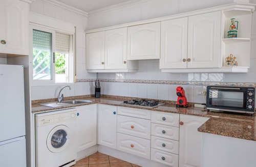 Vinaros House | Holiday Home "Marblau 4" near the Beach with Pool and Wi-Fi