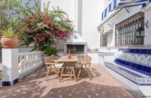 Caleta de Velez House | Holiday Home "Mi Casa" with Wi-Fi, Garden, Terrace & Shared Pool
