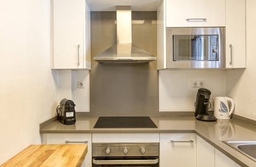 L'Escala House | Holiday Home 'Montgo Piscina 2' with Mountain View, Wi-Fi and Air Conditioning