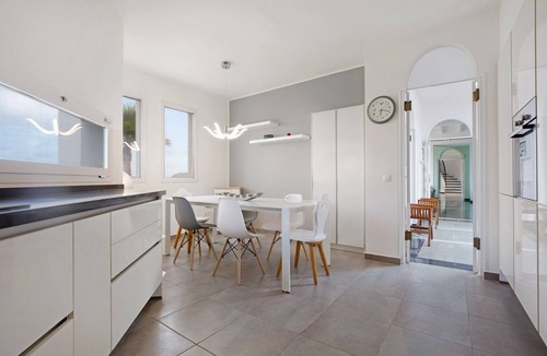 Corralejo House | Holiday Home "Ocean Spirit" Near Beach with Sea View, Pool & Wi-Fi