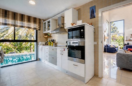 Moraira Villa | Holiday Home 'Palmeras' with Sea Views, Wi-Fi and Air Conditioning