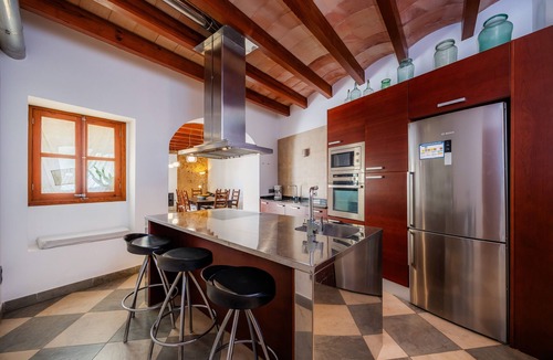 Pina House | Holiday Home 'Pina' with Mountain Views, Private Pool and Wi-Fi