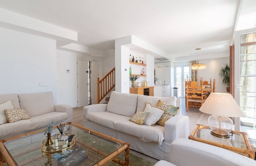 Marbella House | Holiday Home 'Townhouse El Naranjal' with Sea View, Wi-Fi and Air Conditioning