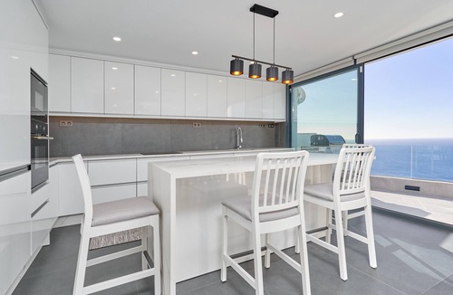 Salobrena House | Holiday Home 'Villa Infinite' with Sea View, Wi-Fi and Air Conditioning