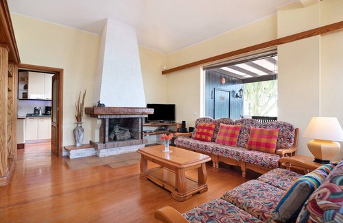 Costa Teguise House | Holiday Home "Villa Mar" close to the Beach with Sea View, Pool & Wi-Fi