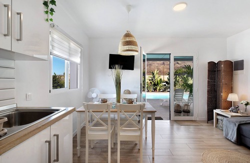 Los Llanos de Aridane Villa | Holiday Home 'Villa Tino- Casa M' with Mountain, Sea & Stargazing Views