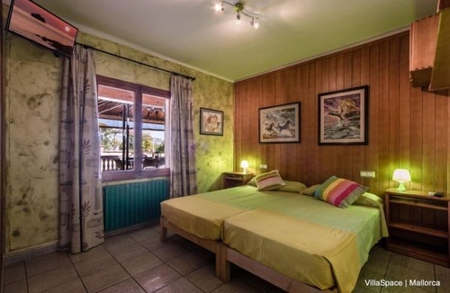 Les Meravelles House | Holiday house El Arenal for 1 - 8 persons with 4 bedrooms - Holiday home