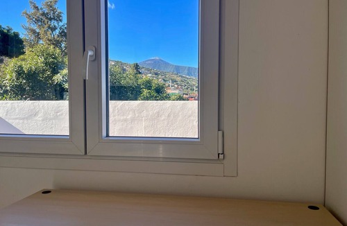 Montijos Apartment | Holiday Studio 'Finca Ten Days - El Teide' with Sea View, Wi-Fi and Air Conditioning