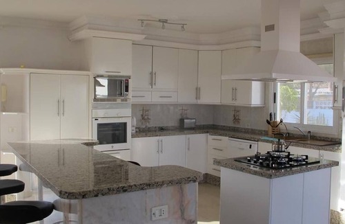 Adeje Villa | Holiday Villa 'Beautiful Villa In The South' with Sea View, Wi-Fi and Air Conditioning