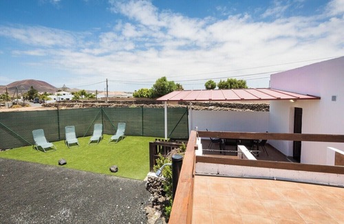 Lajares Ski Chalet | Home2Book Casa Papá Retreat, Sunny Terrace & BBQ