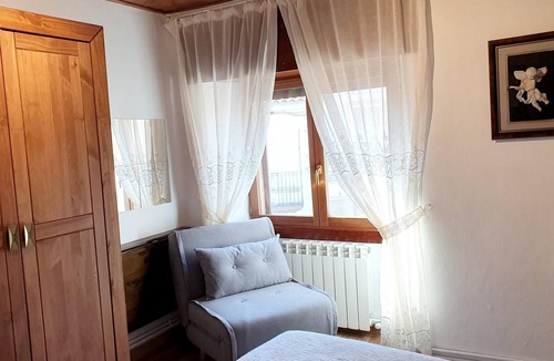 Perena House | Homerez - Nice house for 8 ppl. with garden and terrace at Pereña de la Ribera