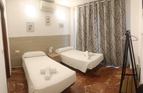 Camino de Ronda Hostel | Hostal Nevot