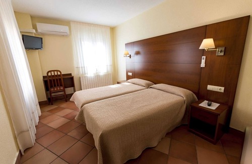 Masueco Hostel | Hostal Restaurante Santa Cruz