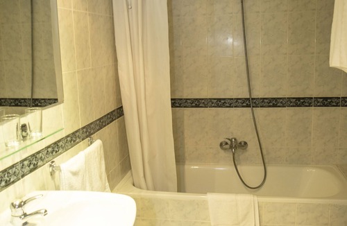 Las Navas Del Marques Apartment | HOTEL MAXIMUS
