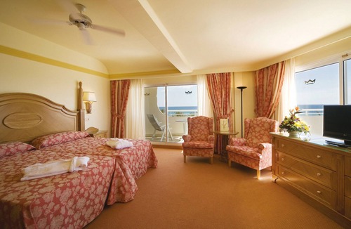 Corralejo Hotel | Hotel Riu Palace Tres Islas