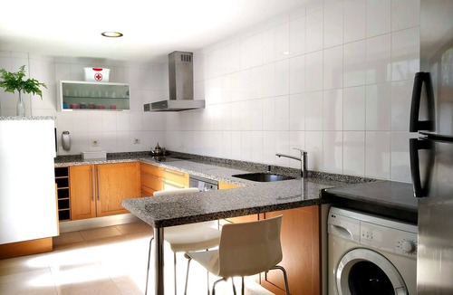 Armilla House | HOUSE closed to EVERYWHERE, METRO STOP, PARKING AT DOOR, ALL SERVICES & CONFORT
