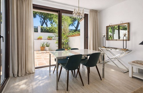 Elviria Apartment | House in Elvira with communal pool, WIFI and air conditioning only 1 km to the beach