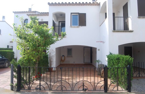 Torroella de Montgri House | House in La Pletera, 100m from the beach, with garden and pool, WIFI Tranquilidad
