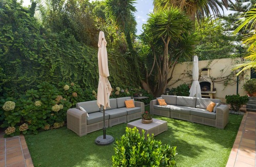 Las Brisas Ski Chalet | House with cozy garden BBQ